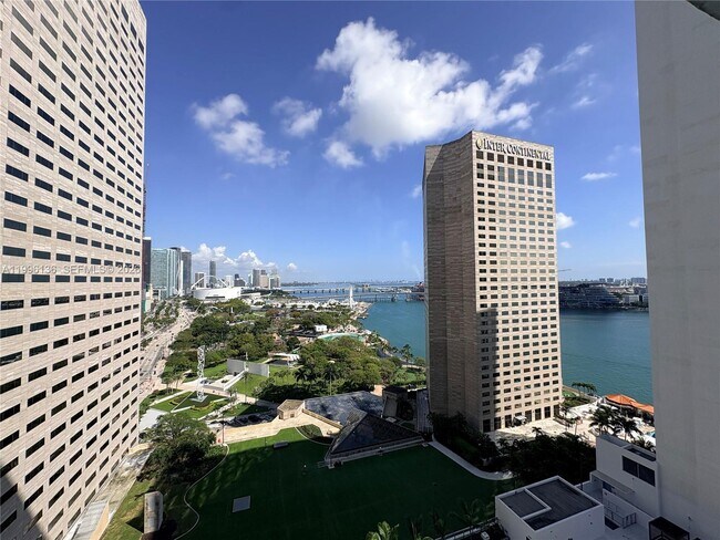Building Photo - 325 S Biscayne Blvd