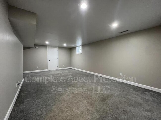 Building Photo - 2830 Blake Rd