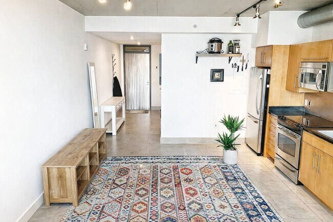 Building Photo - Studio Condo with Fantastic View, High-End Appliances, Wide Windows, Gorgeous Flooring, Amazing A...