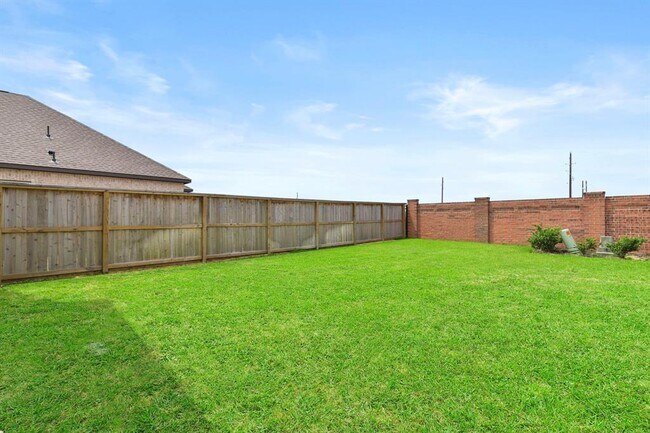 Building Photo - 21118 Garden Palm Dr