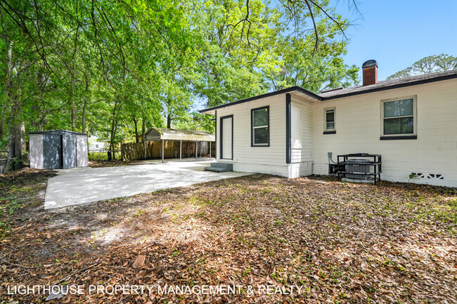 Building Photo - Fully Renovated 3 Bed/1 Bath Home with Att...