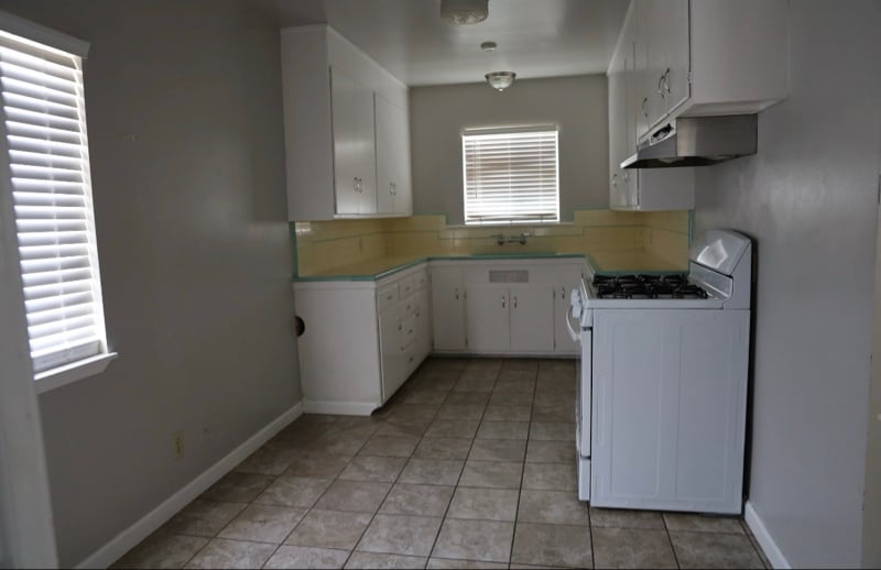 Building Photo - 1424 Sycamore Dr