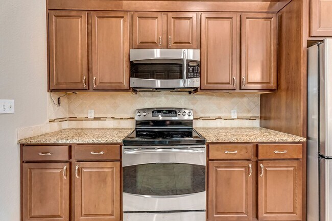 Building Photo - Gorgeous Southern Living Home in Coveted S...