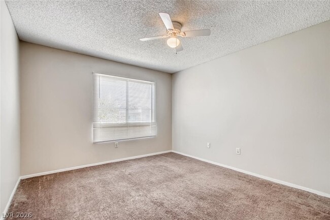 Building Photo - 7100 W Pirates Cove Rd