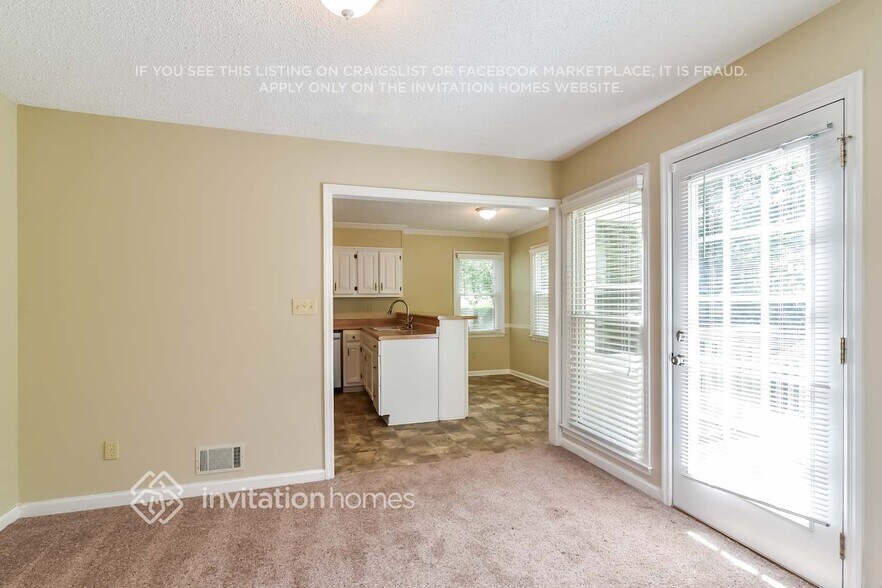 Building Photo - 5024 Logans Run