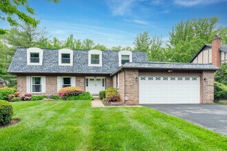 Building Photo - 820 Ridge Dr