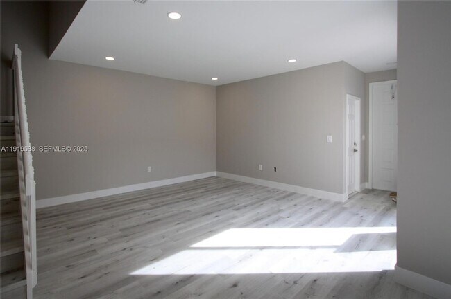 Building Photo - 935 Lemonwood Ct