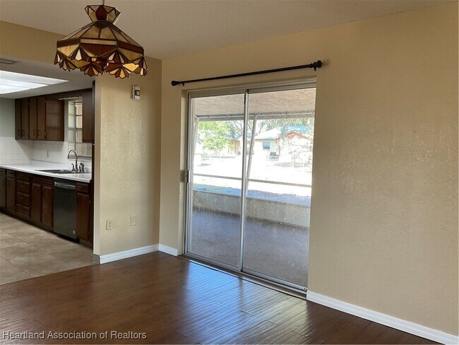 Building Photo - 106 Karola Dr