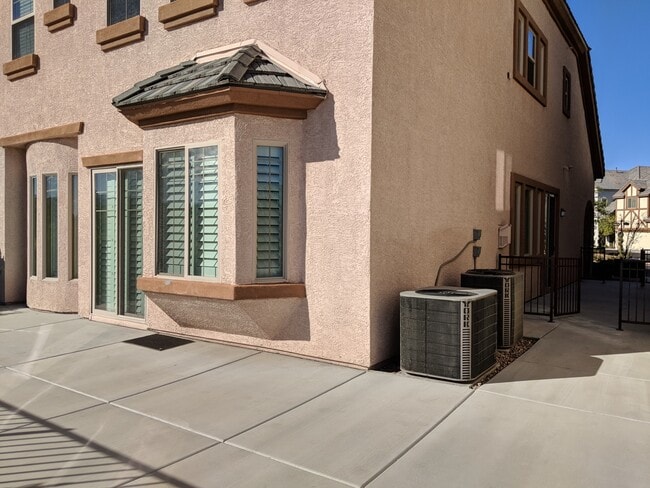 Building Photo - 9149 Tudor Park Pl