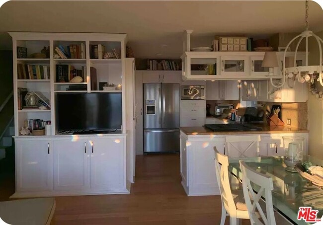 Building Photo - 73 Surfside Ave.