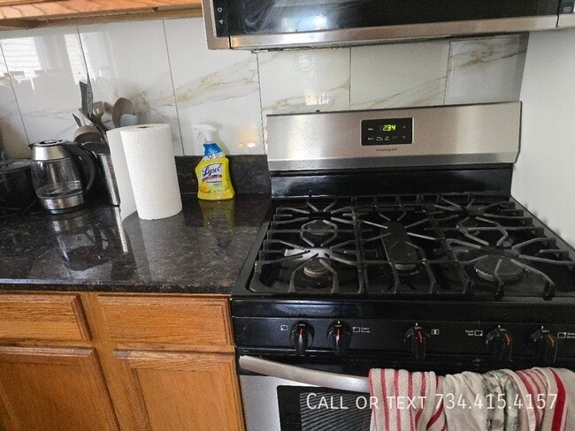 Building Photo - 502 Benjamin St