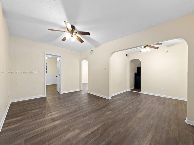 Building Photo - 1311 N 19th Ave