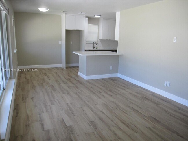 Building Photo - 3151 SW 37th Terrace