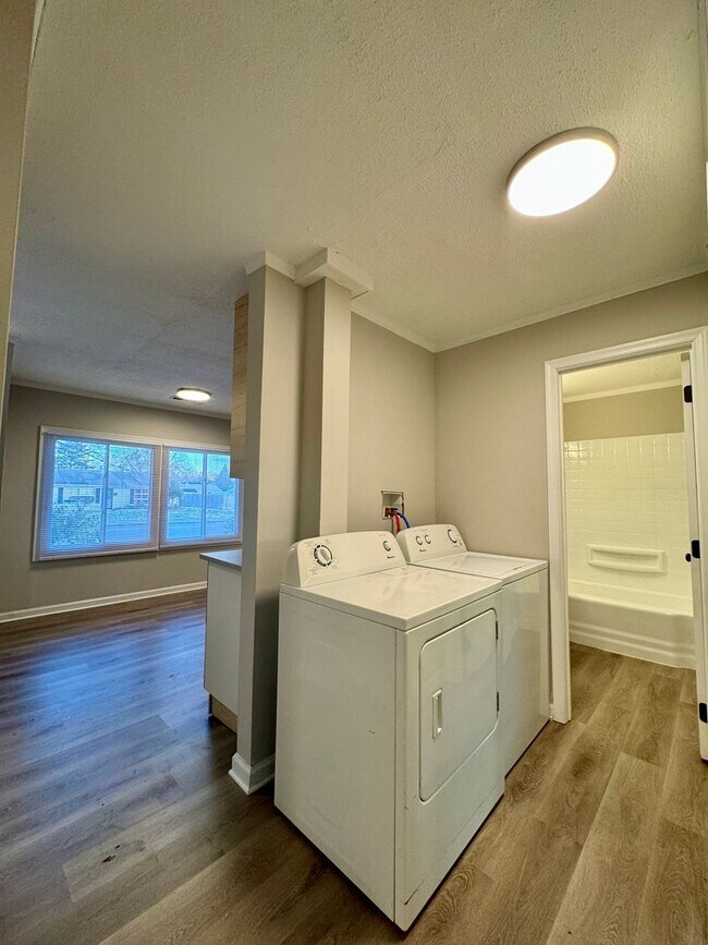 Building Photo - Lovely Ranch Home in a Great Area!