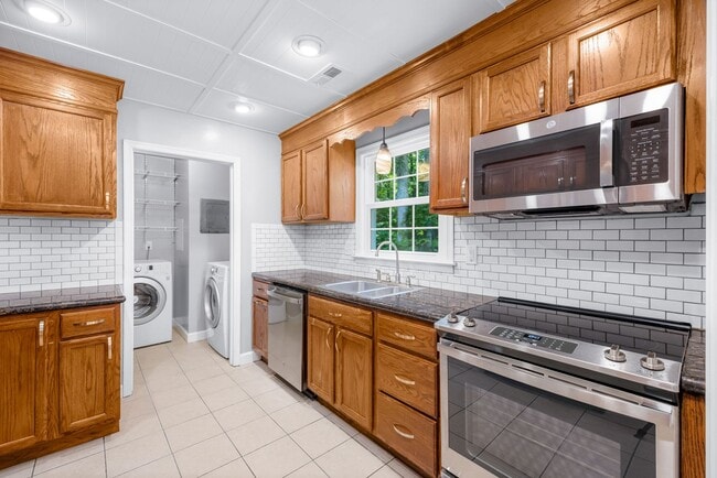 Building Photo - 3 Bedroom Home in Chesterfield County ***Available August 2026**