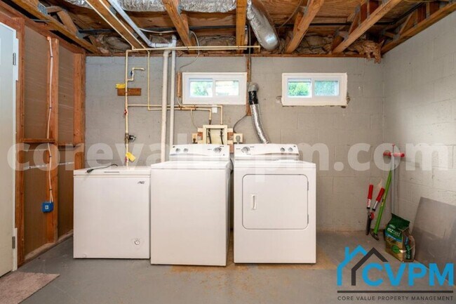 Building Photo - 1617 Mt Airy Ct