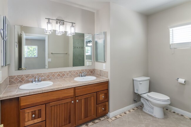 Building Photo - Charming 3-Bedroom Home on a Quiet Street ...