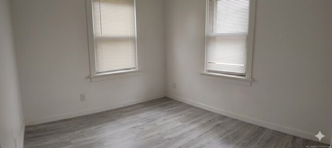 Building Photo - 701 Pemberton Pl