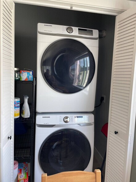 Building Photo - 198 Vía Del Sol