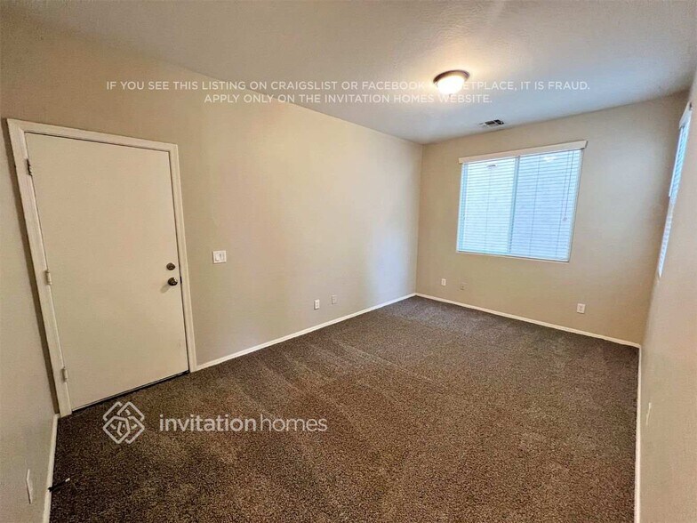 Building Photo - 10041 E Impala Ave