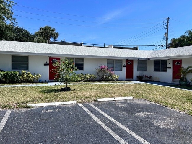 Building Photo - 630 Prosperity Farms Rd