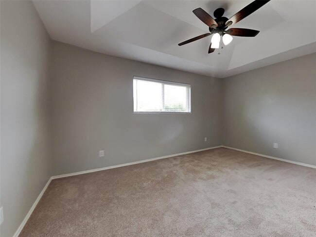 Building Photo - 5513 Rio Ramos St