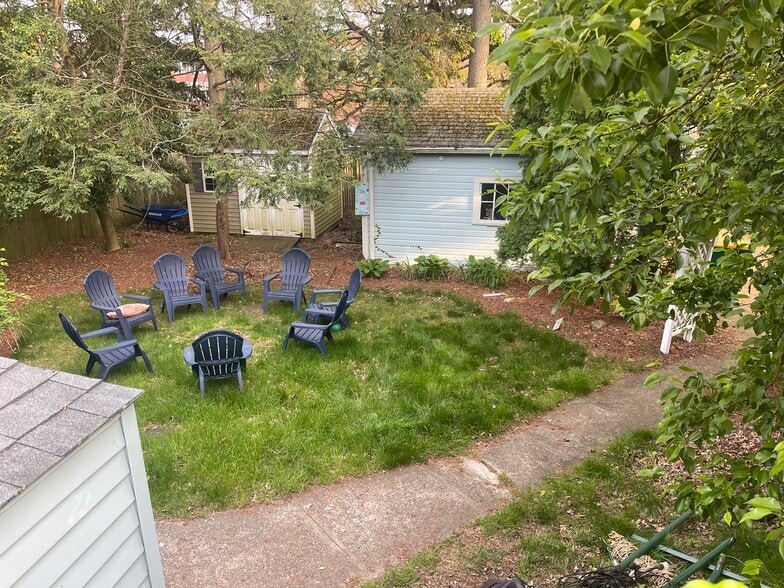 Personal backyard space for your unit - 48 Bank St