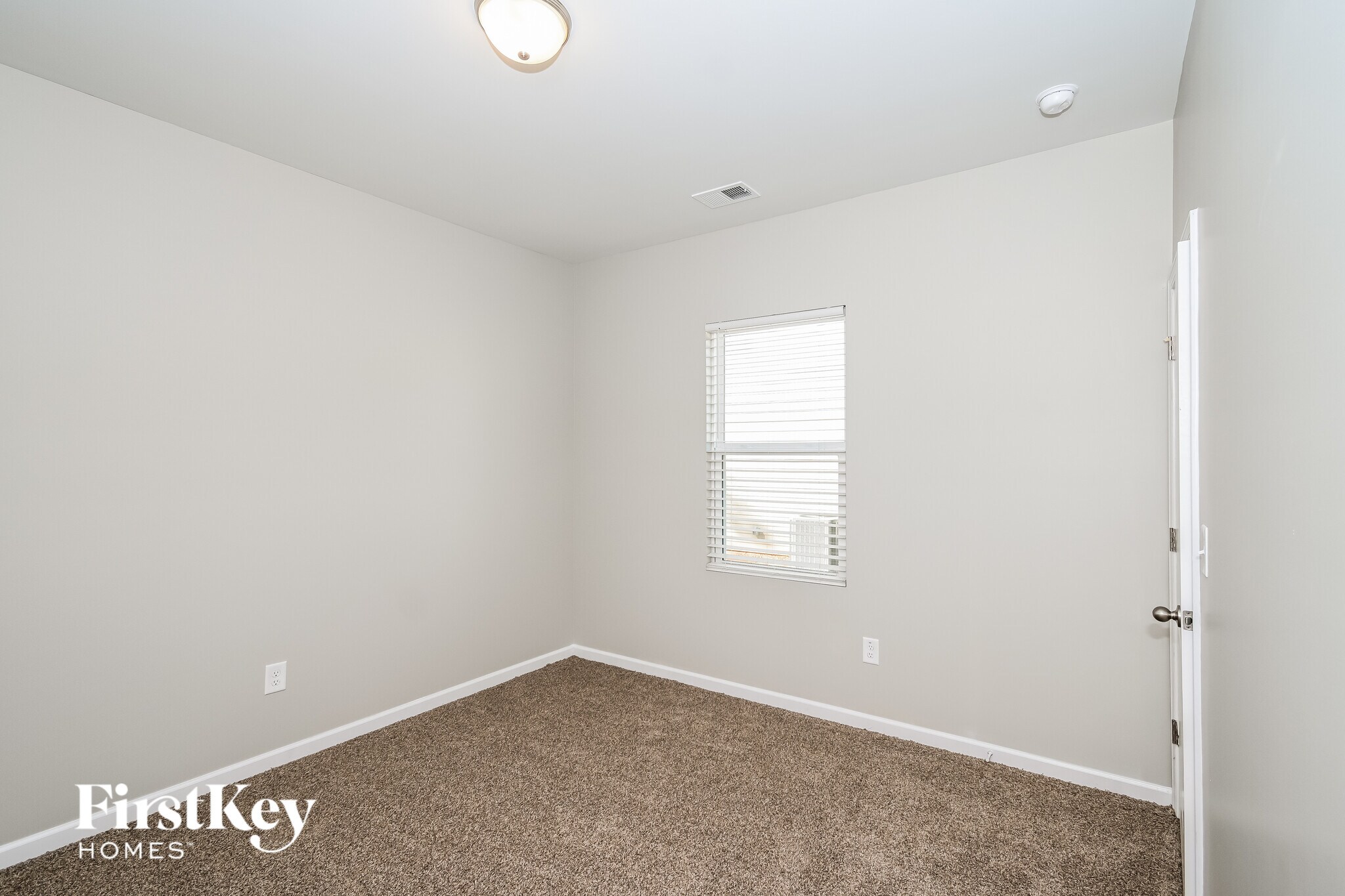 Building Photo - 161 Greatwood Ln