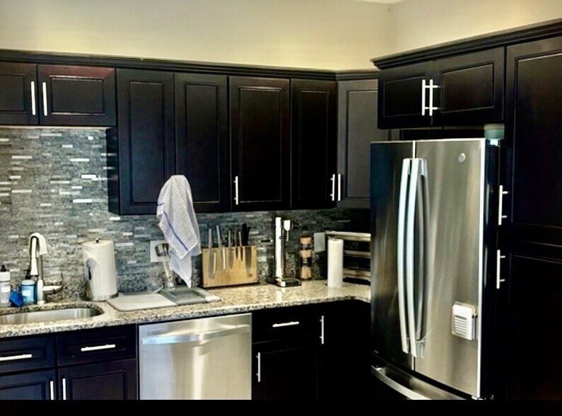 Building Photo - 569 Commonwealth Ave