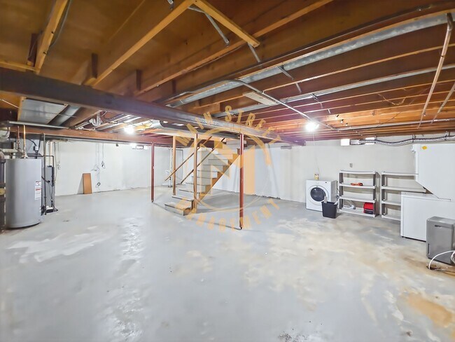 Building Photo - 1212 E Sylvan Ave