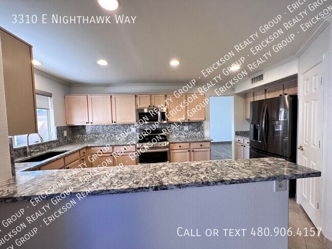 Building Photo - 3310 E Nighthawk Wy