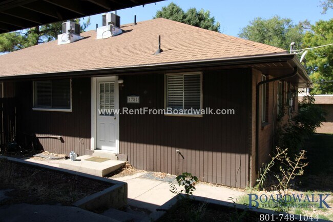 Primary Photo - 1785 Lincoln Ln