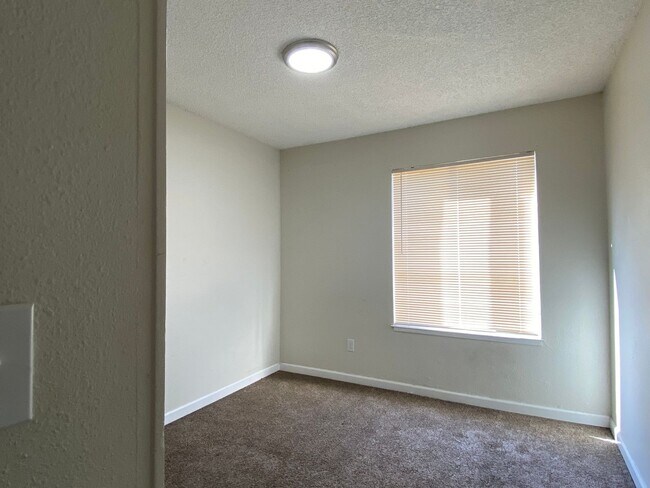 Building Photo - MJRA5516-20