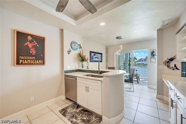 Building Photo - 4530 Gulf Shore Blvd N