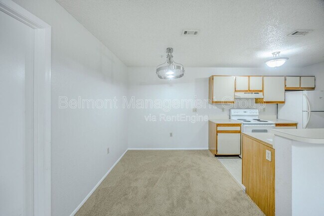 Building Photo - 974 Leeward Pl