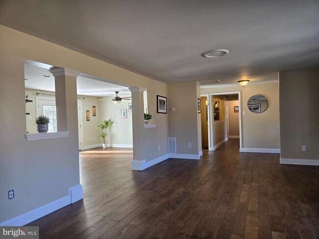 Building Photo - 3300 Mt Airy Ct