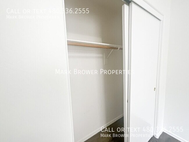 Building Photo - 1492 E Leaf Rd