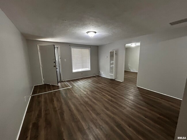 Building Photo - 108 Oakdale Rd