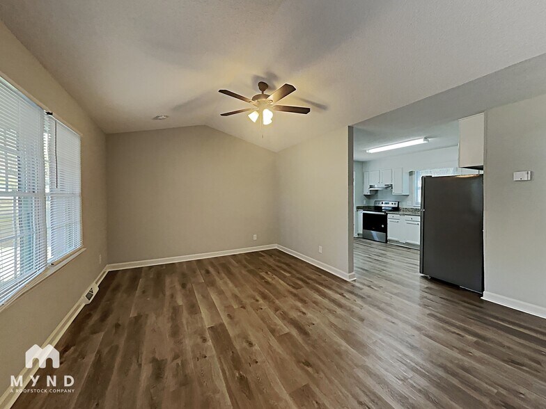 Building Photo - 3408 Redstones Rd