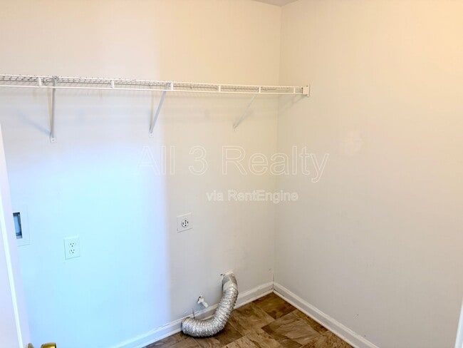 Building Photo - 49 Anna Way