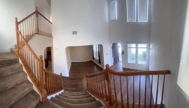 Building Photo - Spacious 4 Bed, 3 Bath Home in Madera – Pe...