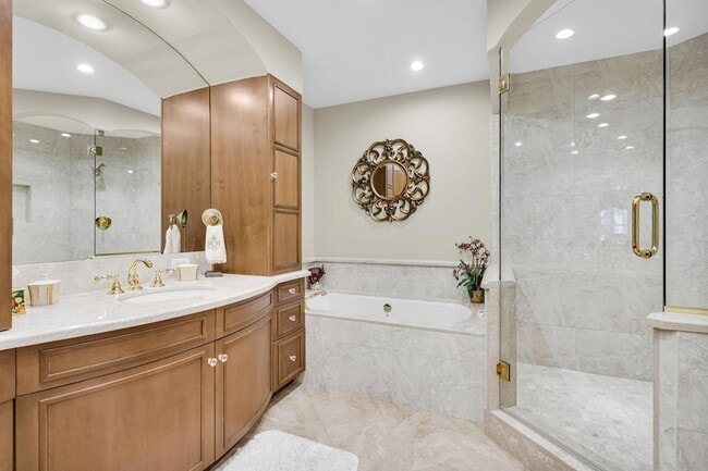 Building Photo - 222 Legendary Cir