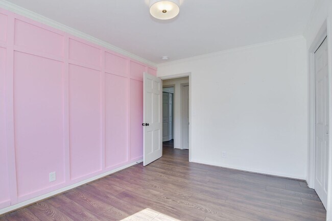 Building Photo - Southern Charm Brick Ranch Home