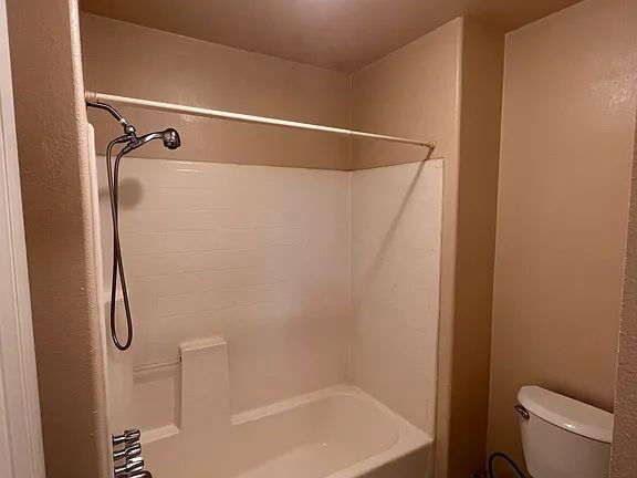 Building Photo - "Charming 1-Bedroom Retreat in Santa Ana – Perfect for Cozy Living!"
