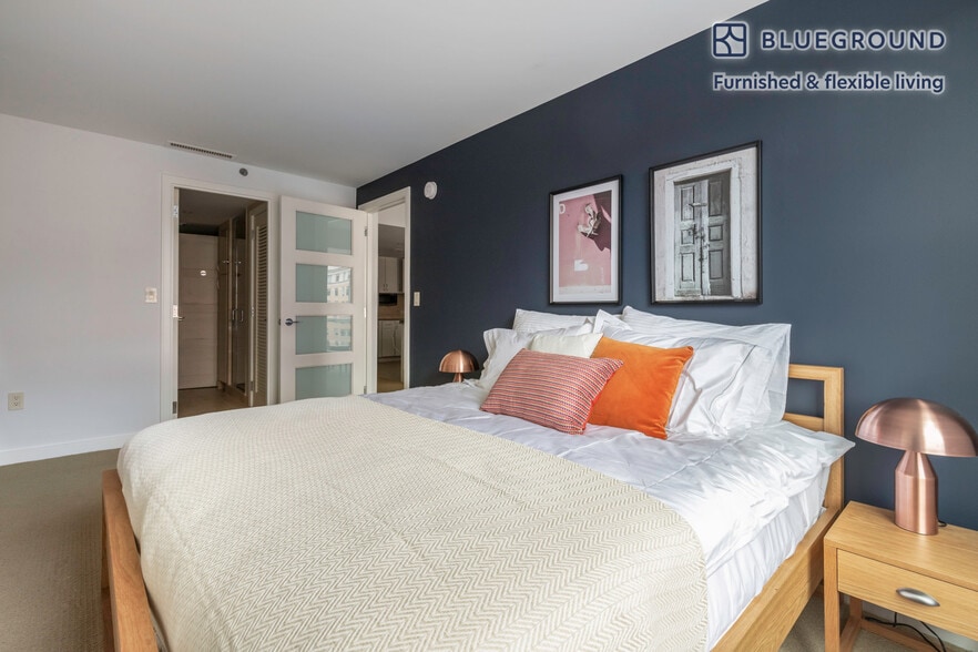 Building Photo - 425 8th St NW