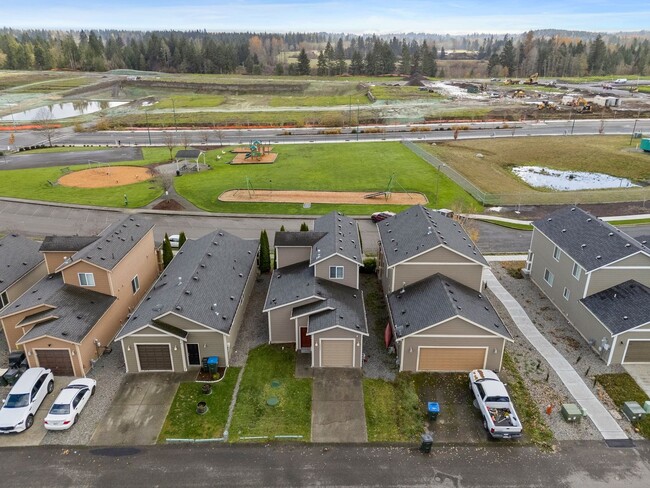 Building Photo - Cozy 3-Bed Yelm Home | Vaulted Ceilings, C...