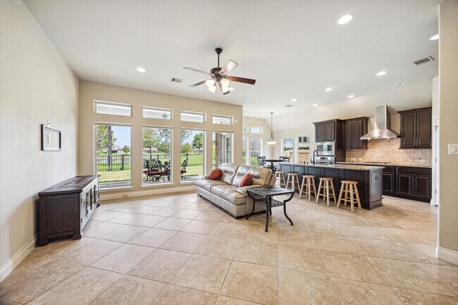 Building Photo - 1917 Cayman Bend Ln