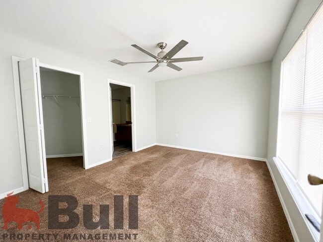 Building Photo - 3824 Kyle Dr