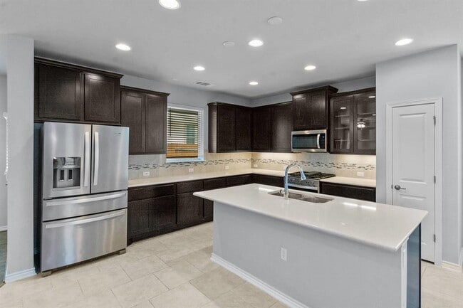 Building Photo - 9004 Gage Dr