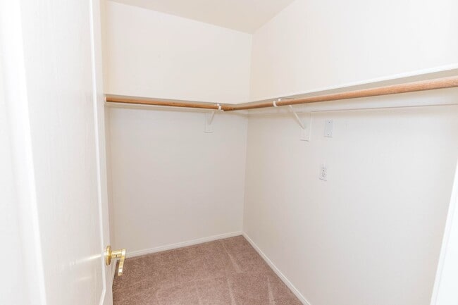 Building Photo - Available! 2 Bedroom Townhome inside Pacif...